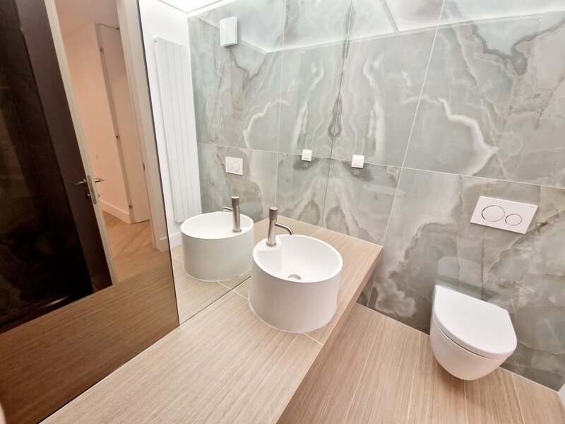 Erou Iancu Nicolae, Complex Cortina 126,